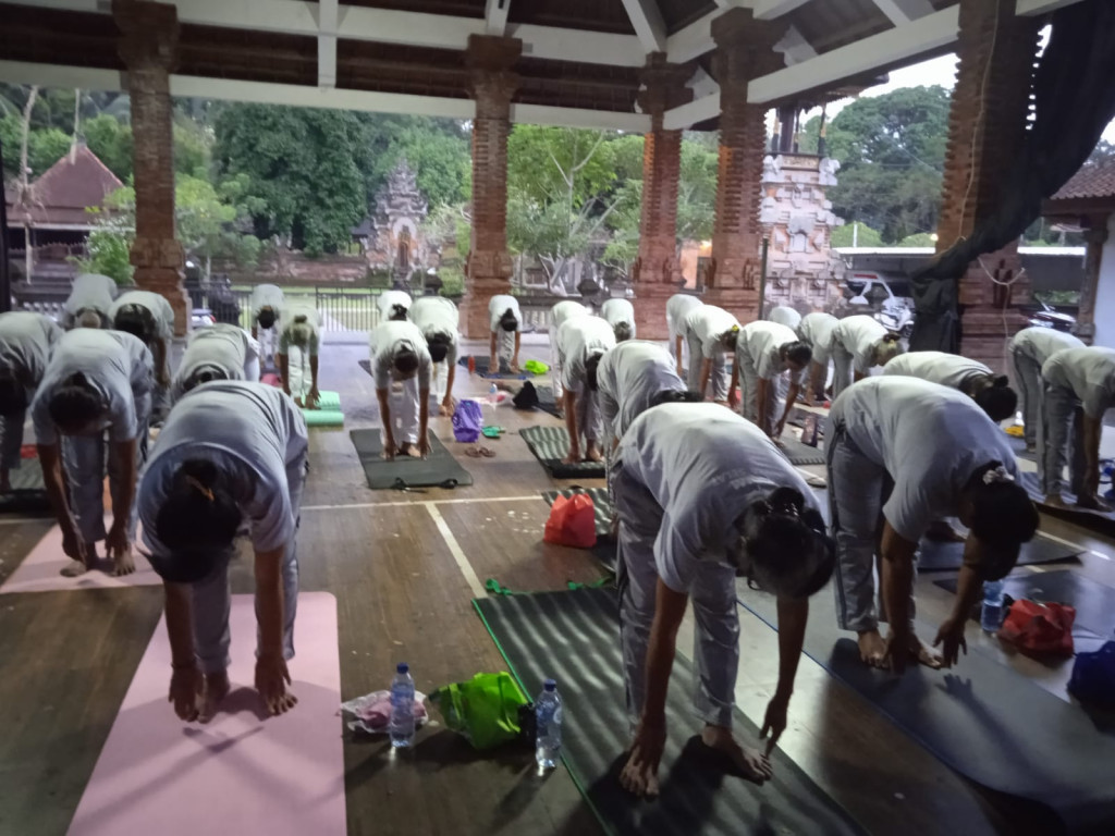 Yoga untuk Lansia